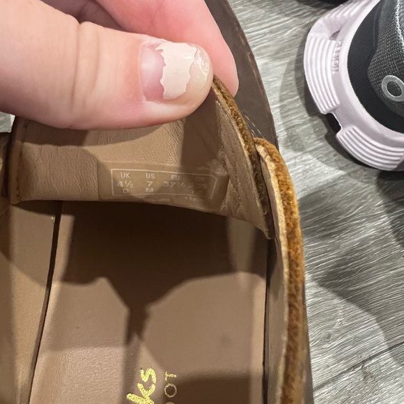 Women’s  Clark booties - Picture 3 of 3